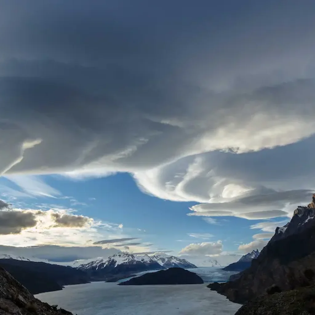 Vista del Glaciar y lago Grey