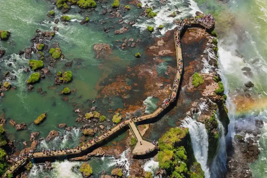 Una splendida vista sulle cascate di Iguazu