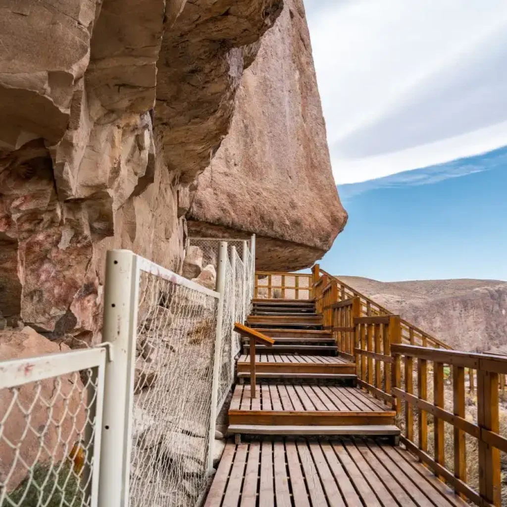 Il sentiero panoramico che conduce alla Cueva de las Manos.