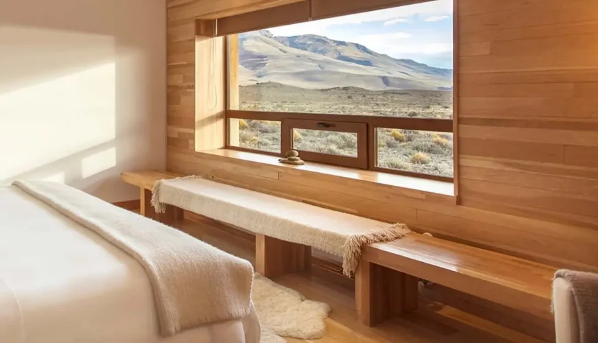 A spacious room with breathtaking mountain views, perfect for relaxation.