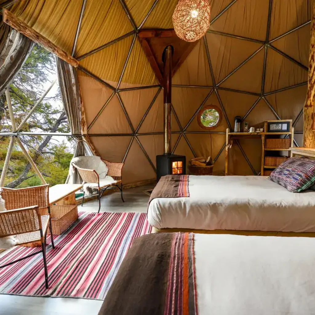 Erleben Sie die Natur hautnah mit umweltfreundlichen Unterkünften im Herzen Patagoniens und wohnen Sie in der luxuriösen Suite Dome.