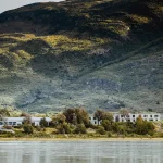 Benvenuti all'Hotel Lago Grey, dove l'avventura incontra il comfort nel cuore della Patagonia.