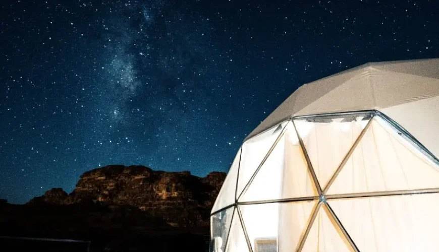 Duerma bajo un cielo lleno de estrellas en una cúpula de lujo en lo más profundo de la Patagonia salvaje.