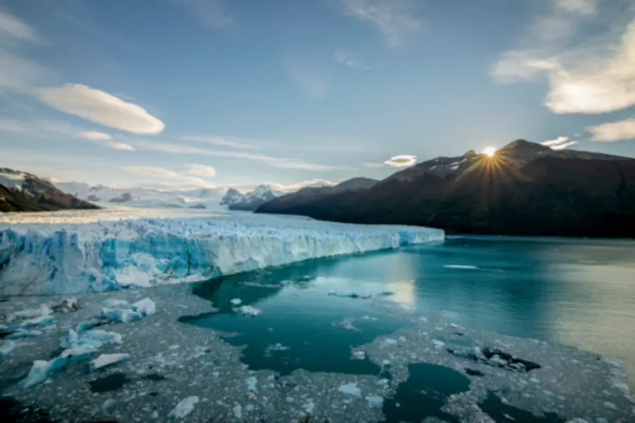 Le glacier Perito Moreno au coucher du soleil, El Calafate, Patagonie
